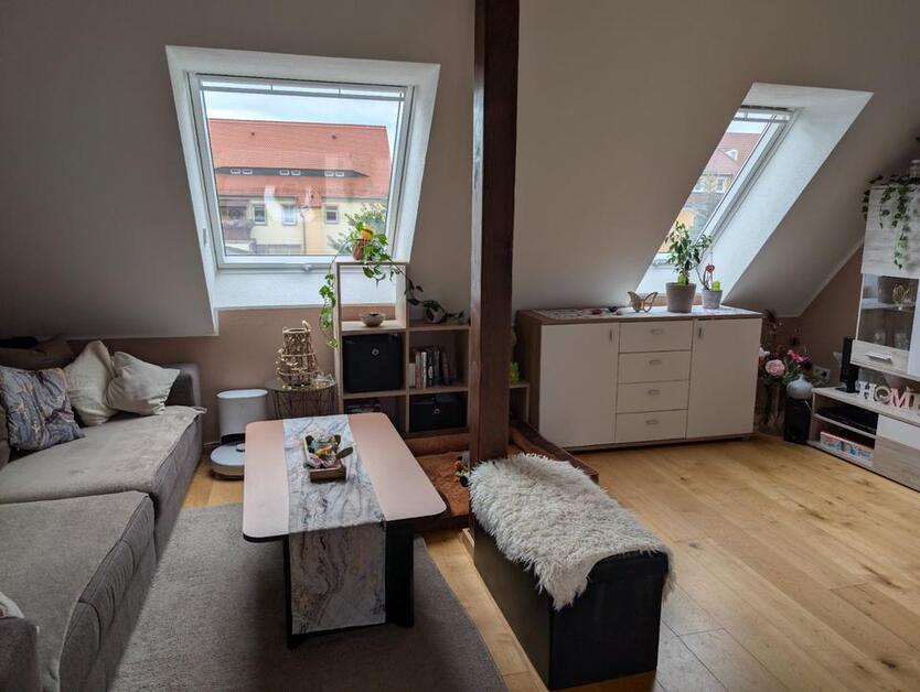 Wunderschöne 3- Raum Wohnung mit Doppelbad, Garage & Dachboden