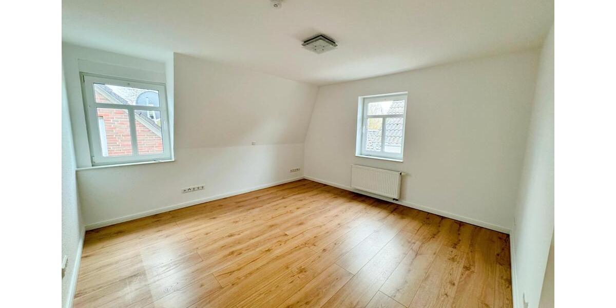 3-Zimmer-Doppelhaushälfte mit Mansardendach zur Miete in Norden 3 zimmer