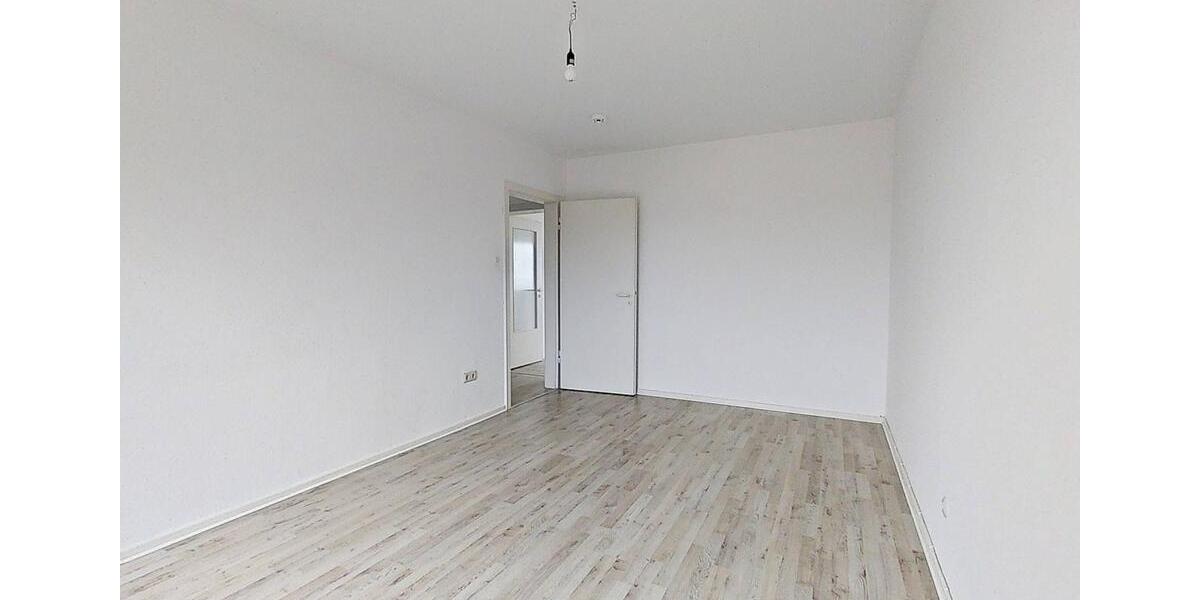 **Helle 2-Zimmer-Wohnung mit Einbauküche und Badewanne** 2 zimmer