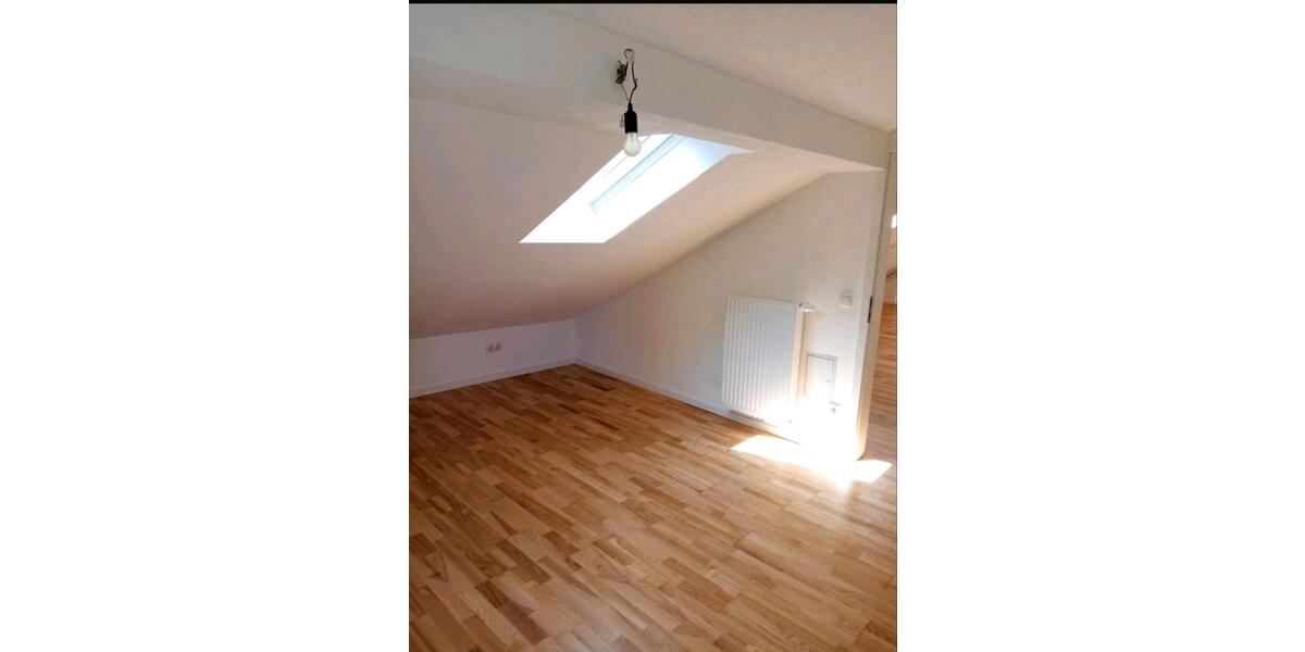 Dachgeschoßwohnung Roßbach - 2.5 Zimmer, 70 m&sup2;, 550&euro; | Angebot:26002762