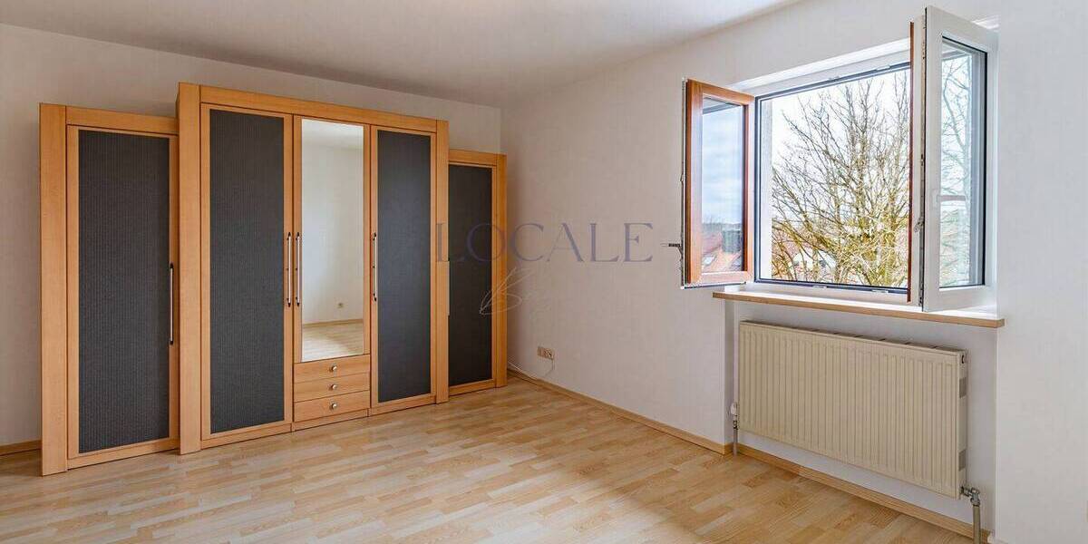 Etagenwohnung Markt Schwaben - 4 Zimmer, 108 m&sup2;, 1.950&euro; | Angebot:26128824