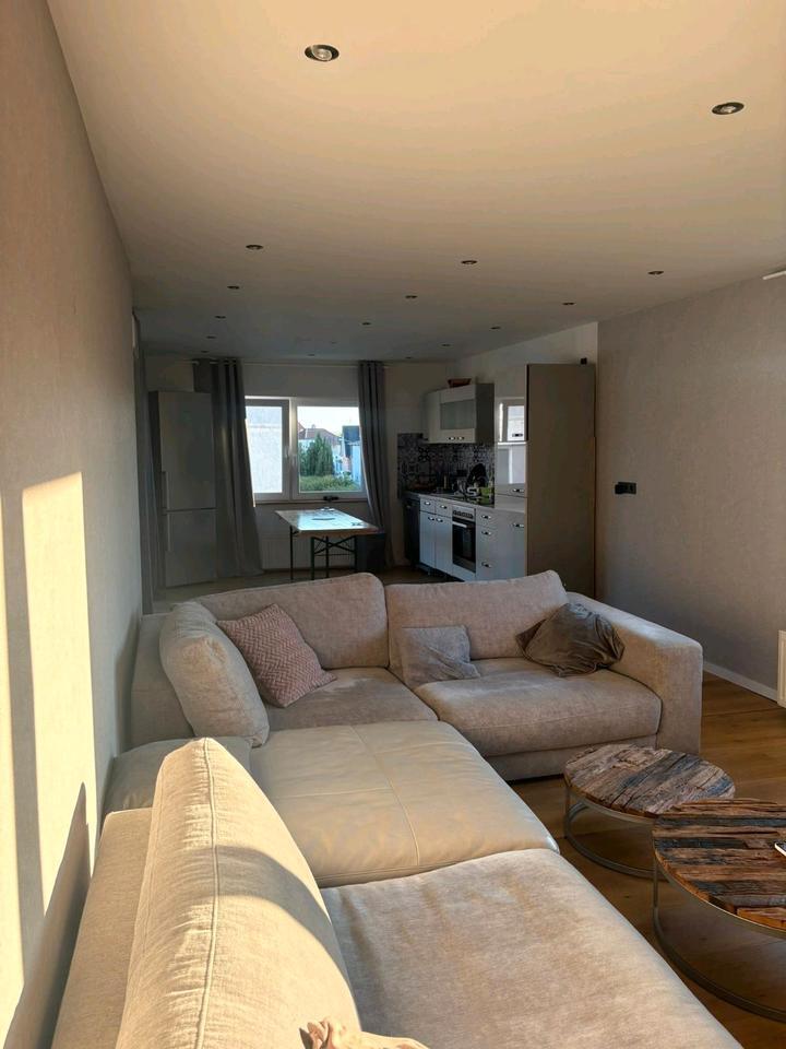 Schöne Geräumige 3 Zimmer Wohnung