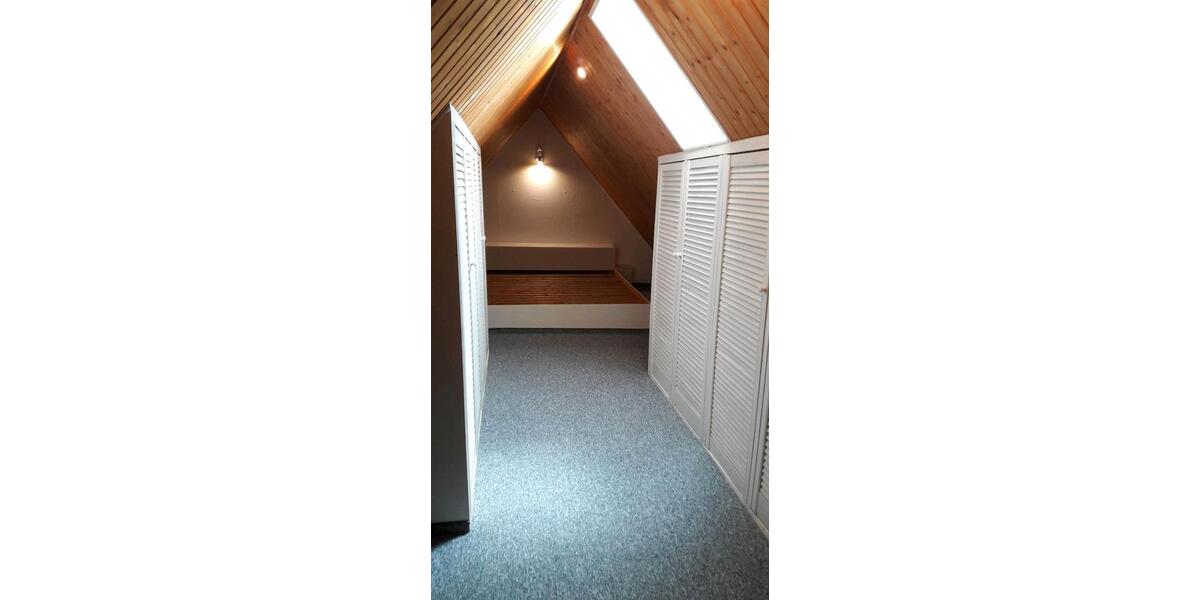 Dachgeschoßwohnung Oschersleben (Bode) - 2 Zimmer, 72 m&sup2;, 360&euro; | Angebot:25956818