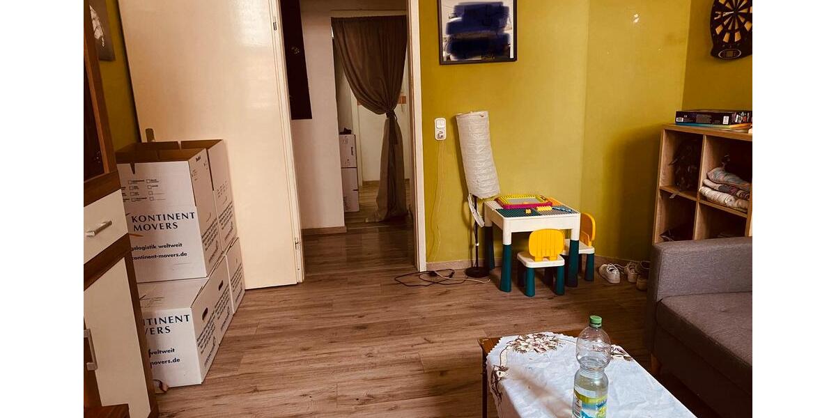 Etagenwohnung Eisenberg - 1 Zimmer, 60 m&sup2;, 350&euro; | Angebot:26134113