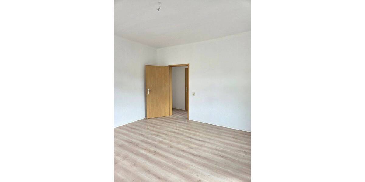 Etagenwohnung Waldheim Schönberg - 3 Zimmer, 82 m&sup2;, 450&euro; | Angebot:24138733