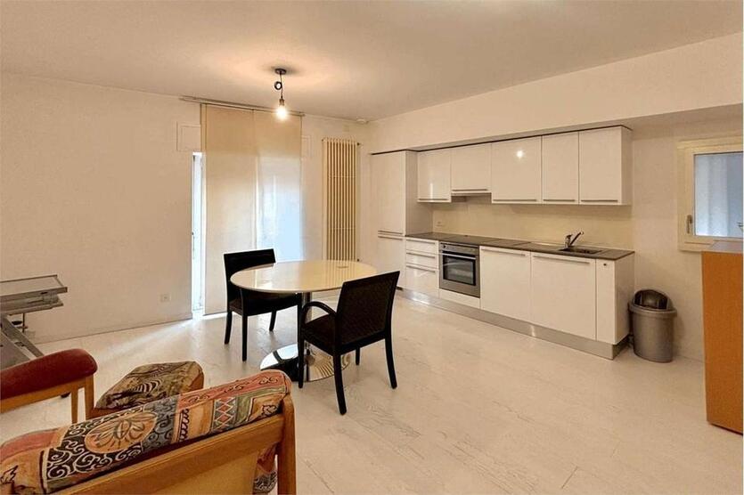 1,5-Zimmer-Wohnung mit möblierter Küche und sonnigem Balkon und herrlicher Aussicht! zimmer