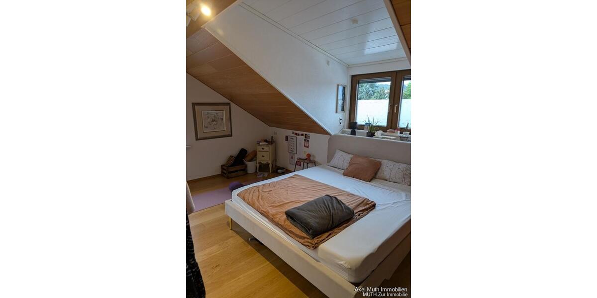 Dachgeschoßwohnung Eppingen - 3 Zimmer, 88 m&sup2;, 950&euro; | Angebot:26489765