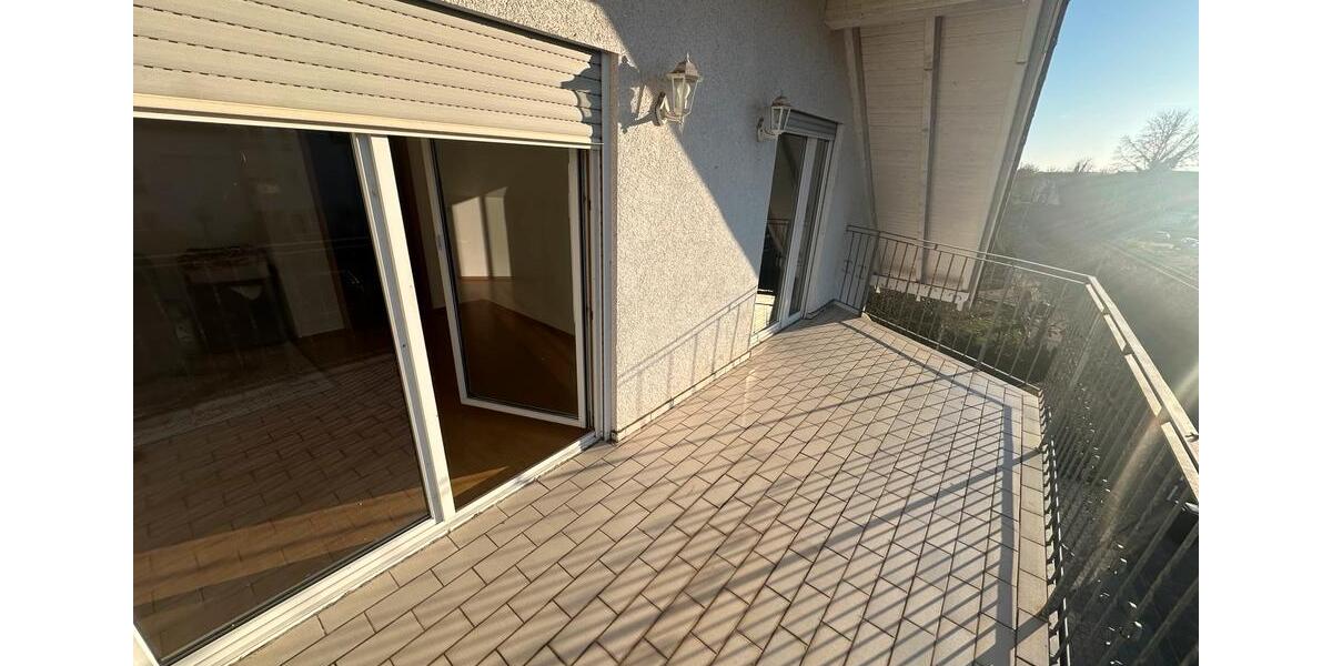 Großzügige 5ZKB Dachgeschosswohnung mit 2 Balkonen 5 zimmer