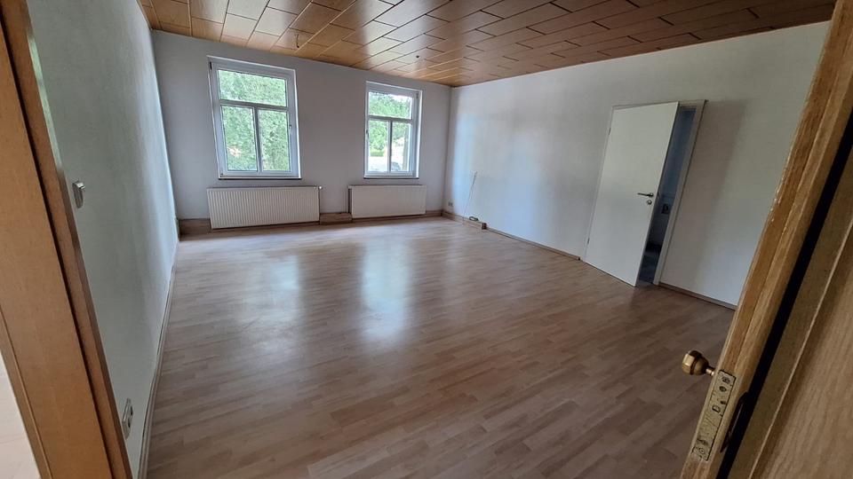 Etagenwohnung Kuhfelde - 3 Zimmer, 100 m&sup2;, 490&euro; | Angebot:23660038