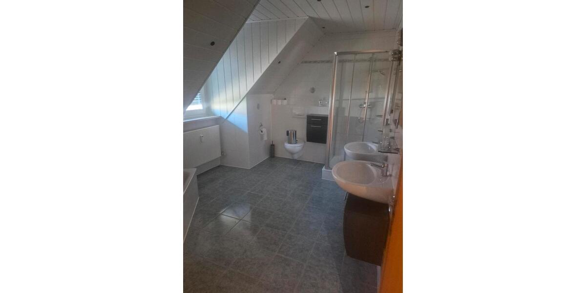 Etagenwohnung Finningen - 4 Zimmer, 90 m&sup2;, 920&euro; | Angebot:26439408