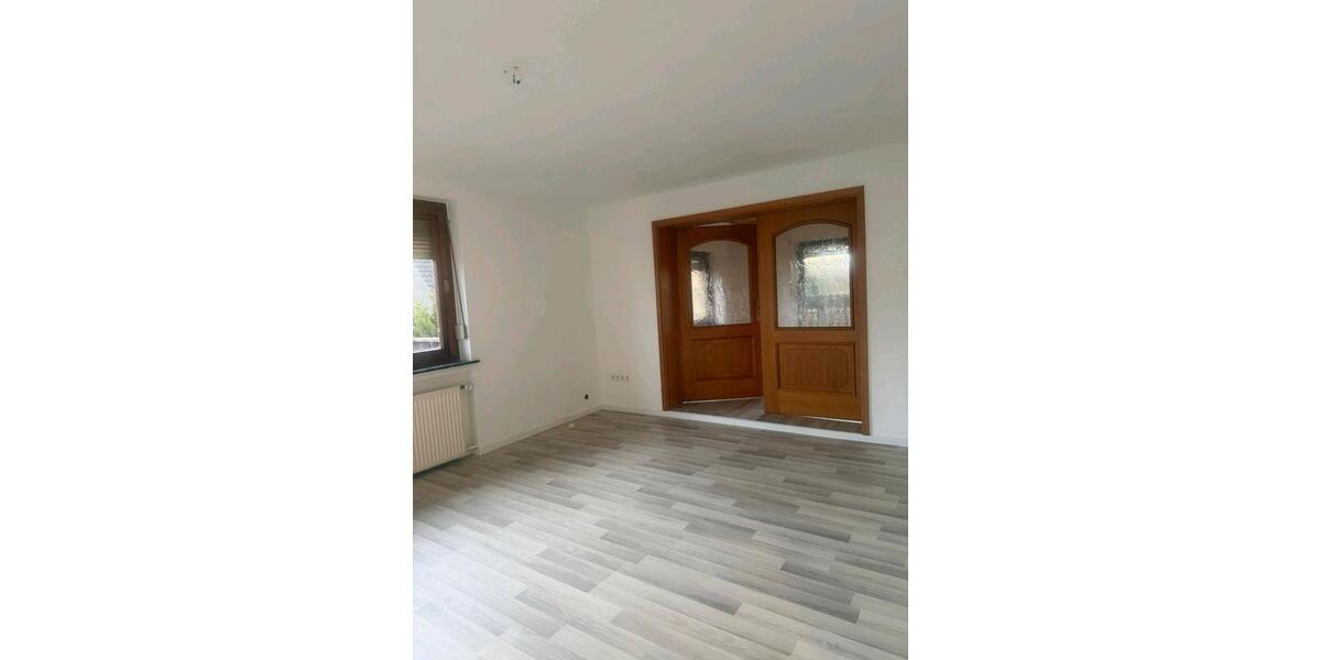 Etagenwohnung Peine Südstadt - 5 Zimmer, 100 m&sup2;, 1.250&euro; | Angebot:26268041