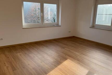Wohnung Monheim - 3 Zimmer, 96 m&sup2;, 1.300&euro; | Angebot:25367441
