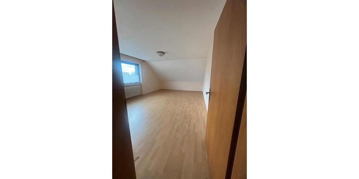 Dachgeschoßwohnung Kirchberg (Hunsrück) - 4 Zimmer, 96 m&sup2;, 850&euro; | Angebot:26050588