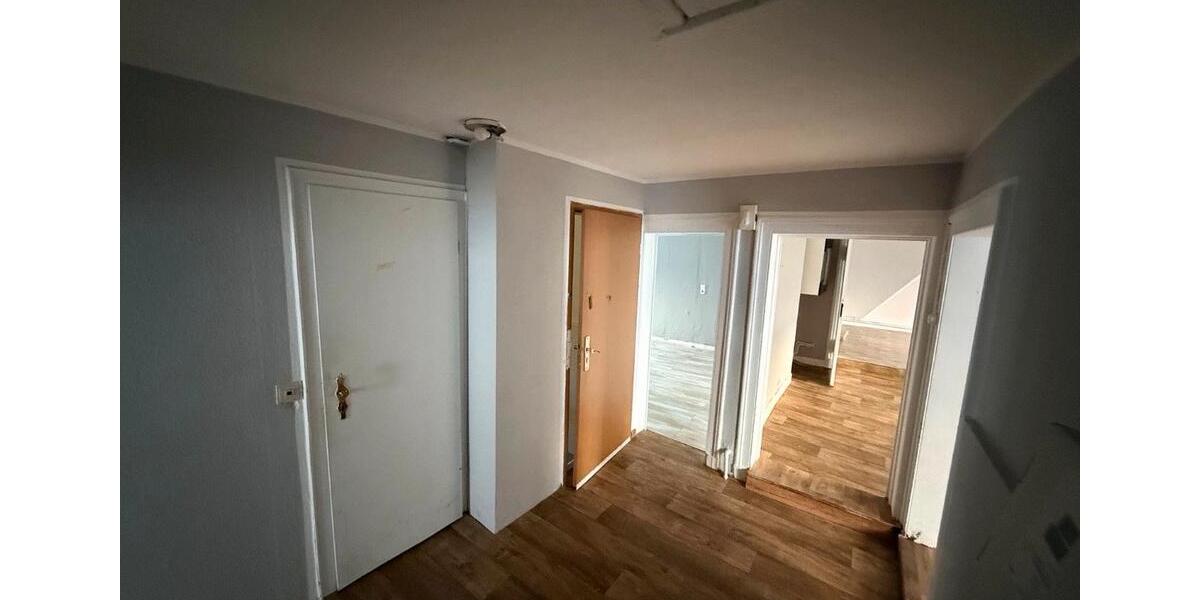 Dachgeschoßwohnung Bückeburg - 5 Zimmer, 130 m&sup2;, 790&euro; | Angebot:26220573