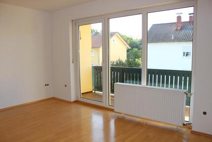 Gemütliche 2-Zi.-Wohnung mit Balkon in ruhiger Wohnlage in Plattling 2 zimmer