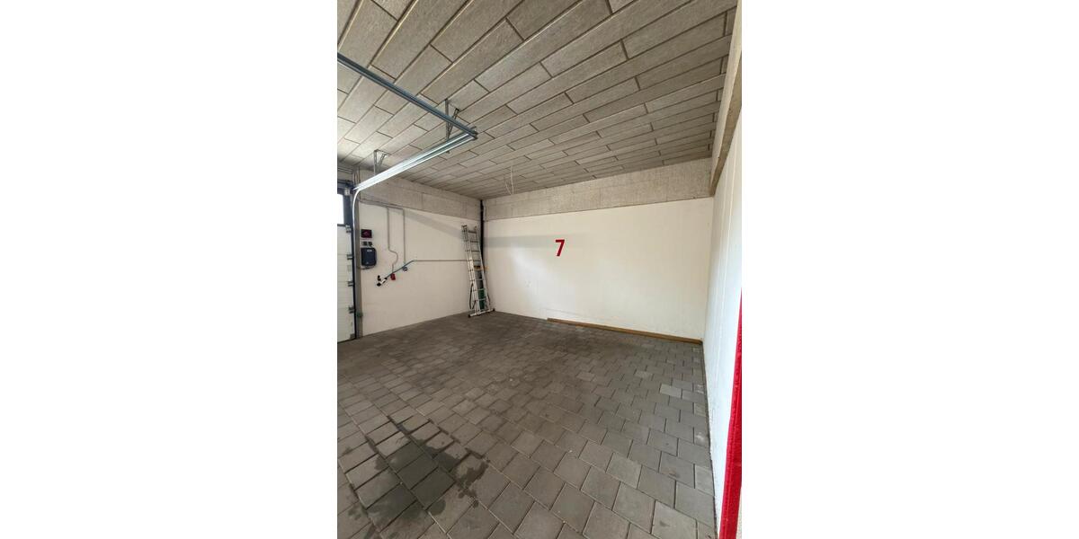 Dachgeschoßwohnung Neuffen - 3 Zimmer, 93 m&sup2;, 1.550&euro; | Angebot:26130342