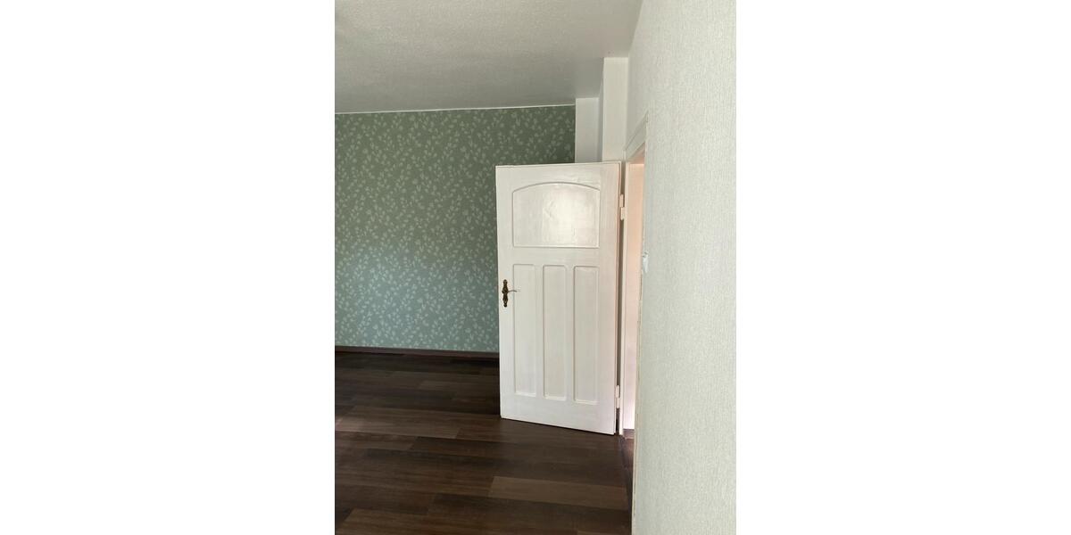 Etagenwohnung Bad Liebenstein - 4 Zimmer, 100 m&sup2;, 1.050&euro; | Angebot:25415446