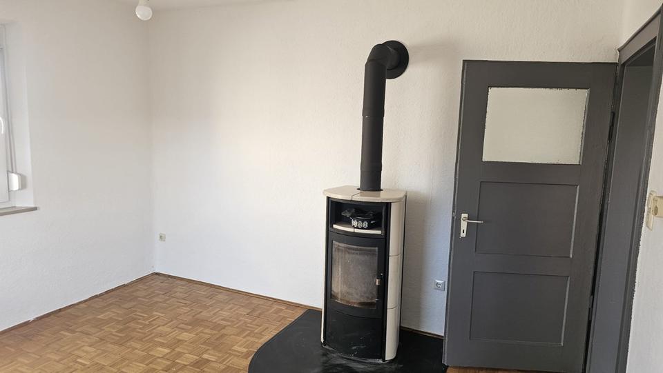 Einfamilienhaus Ebensfeld - 7 Zimmer, 135 m&sup2;, 900&euro; | Angebot:25170614