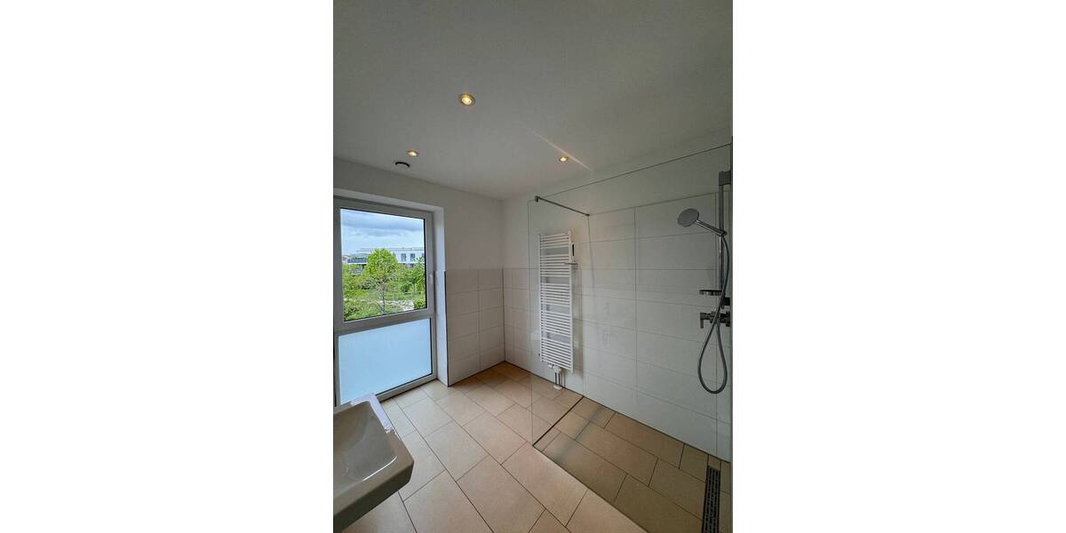 Etagenwohnung Wedel - 3 Zimmer, 93 m&sup2;, 1.442&euro; | Angebot:26673564
