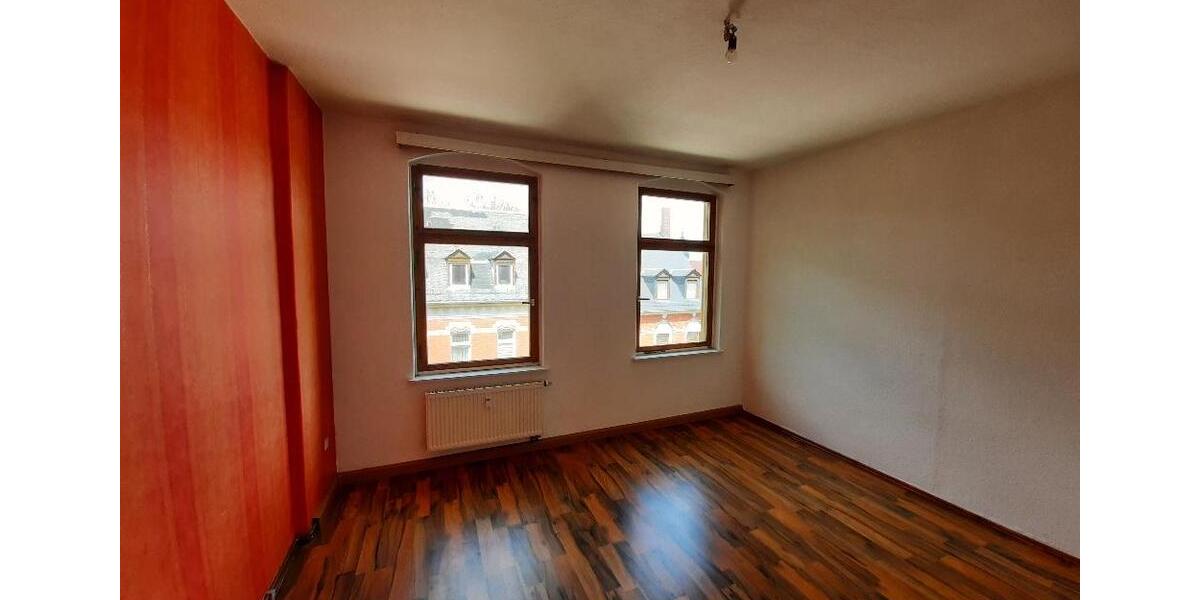 Etagenwohnung Reichenbach im Vogtland - 4 Zimmer, 84 m&sup2;, 300&euro; | Angebot:26566347
