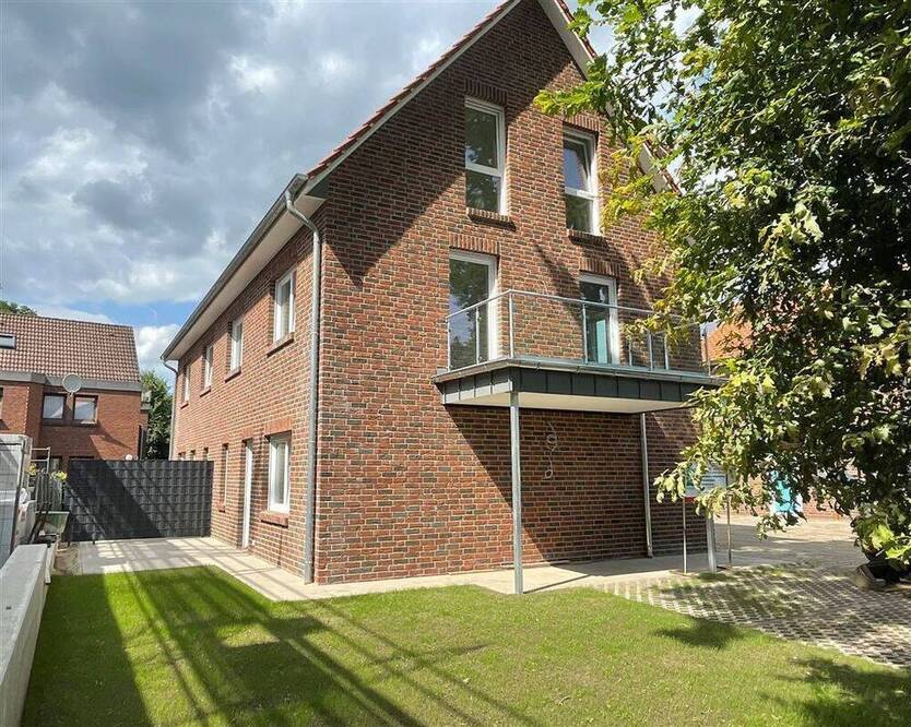 Hude-Nord: Neuwertige 4-Zimmer-Wohnung mit Balkon!
