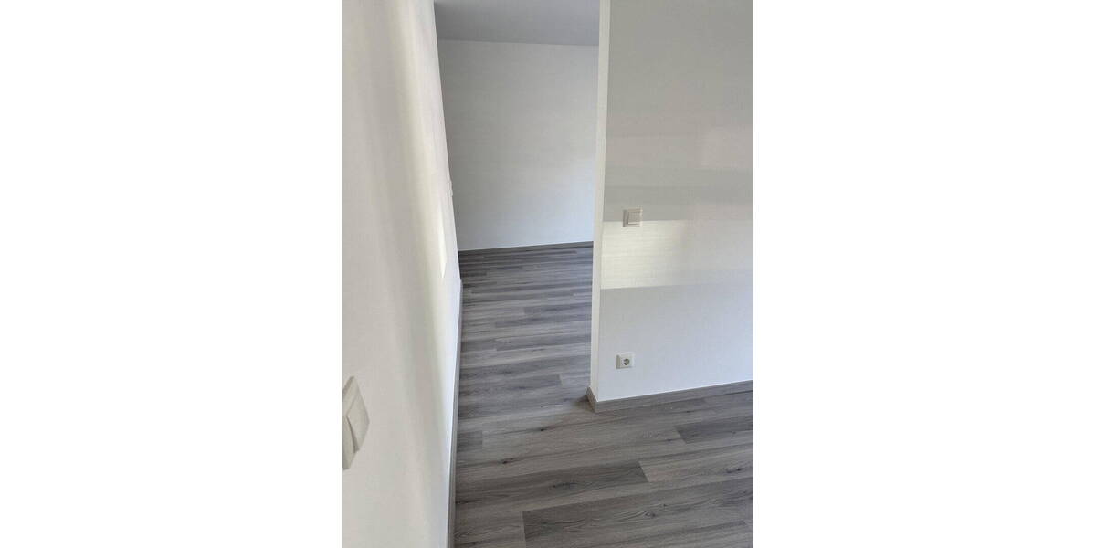 Etagenwohnung Düsseldorf Oberkassel - 2 Zimmer, 72 m&sup2;, 1.051&euro; | Angebot:26329682