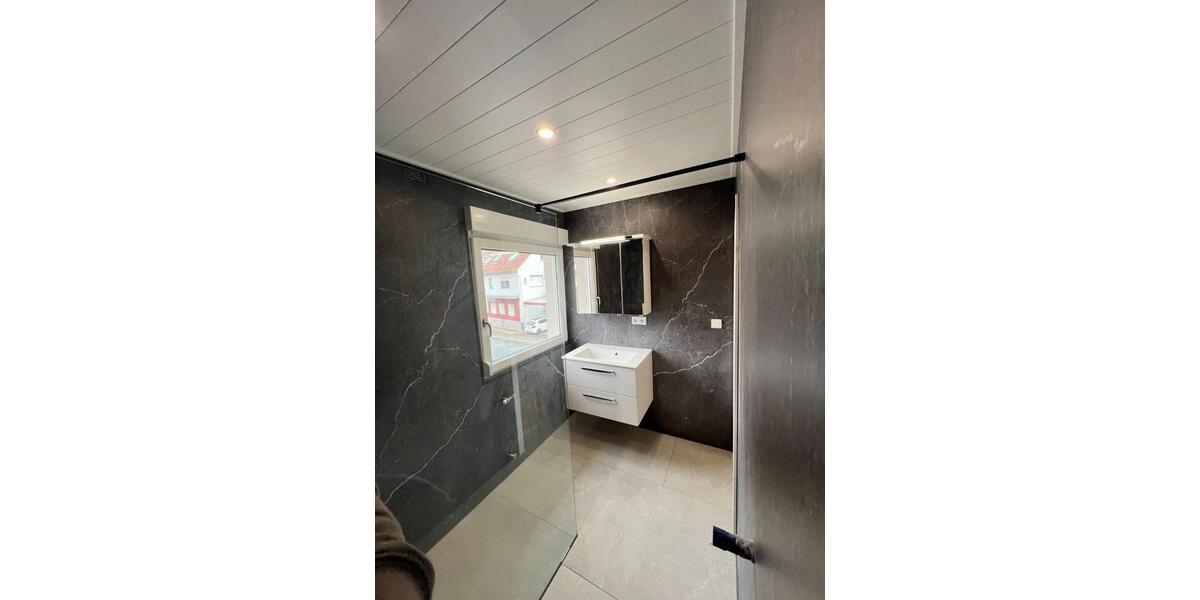 Etagenwohnung Leidersbach - 4 Zimmer, 103 m&sup2;, 900&euro; | Angebot:24641117