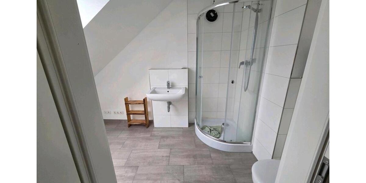 Wohnen auf Zeit Bonn Poppelsdorf - 4 Zimmer, 12 m&sup2;, 550&euro; | Angebot:25982258