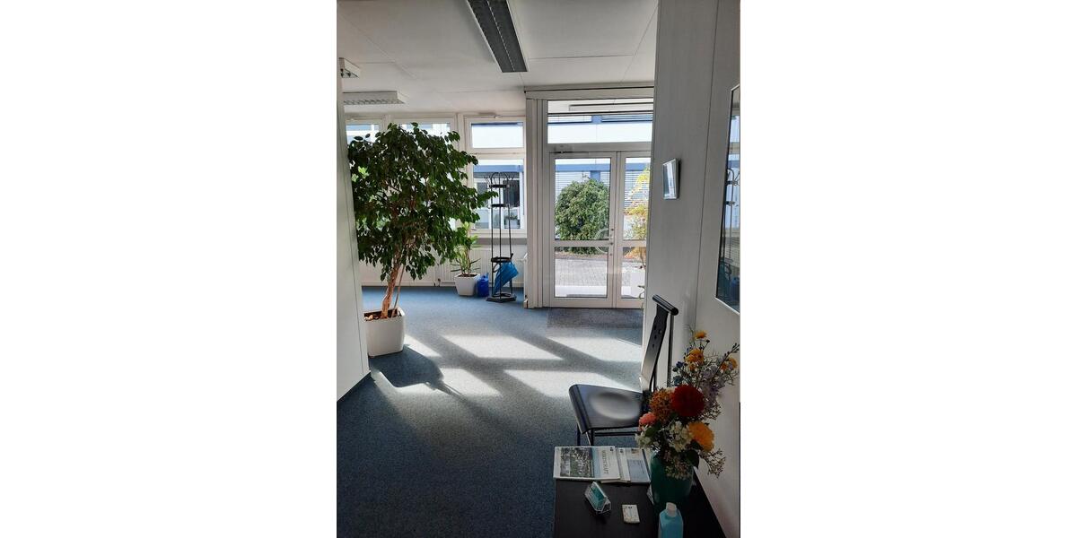 Schicker Büro-Bungalow (ca. 250qm) zu vermieten !!! + 6 Stellpl. zimmer