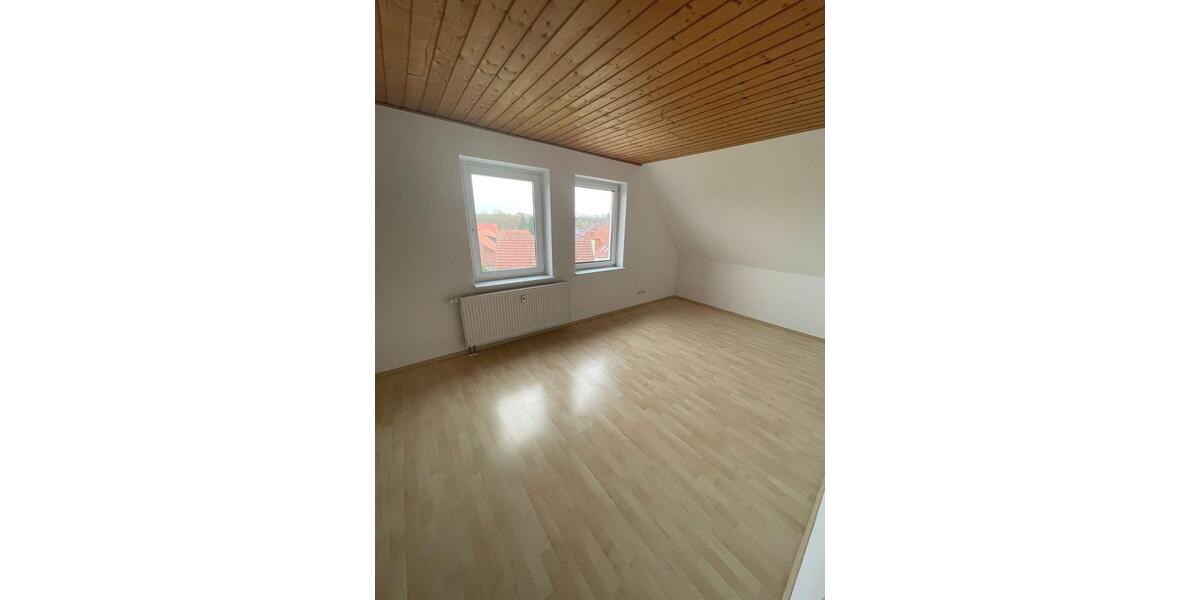 Etagenwohnung Menteroda - 3 Zimmer, 86 m&sup2;, 555&euro; | Angebot:25899239