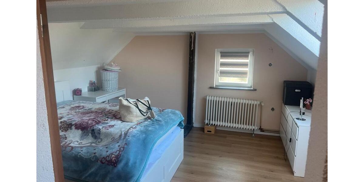 Etagenwohnung Helmstedt - 5 Zimmer, 120 m&sup2;, 1.250&euro; | Angebot:25811820