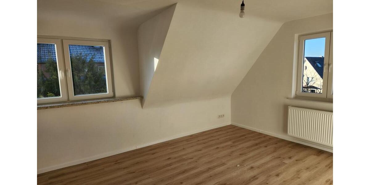 Hellendorf: Moderne, frisch renovierte 3-Zi.-Wohnung mit Balkon 3 zimmer