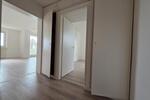 Moderne 3-Zimmer-Wohnung mit fantastischen Ausblick– Frisch Renoviert & Sofort Einzugsbereit zimmer