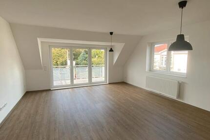 Moderne 2,5 Zimmer Wohnung mit Küche, Balkon und PKW Stellplatz 2 zimmer