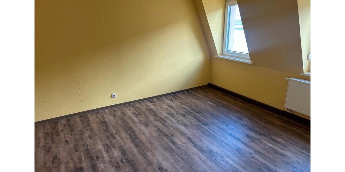 Dachgeschoßwohnung Bischofswerda - 2 Zimmer, 82 m&sup2;, 677&euro; | Angebot:26662714