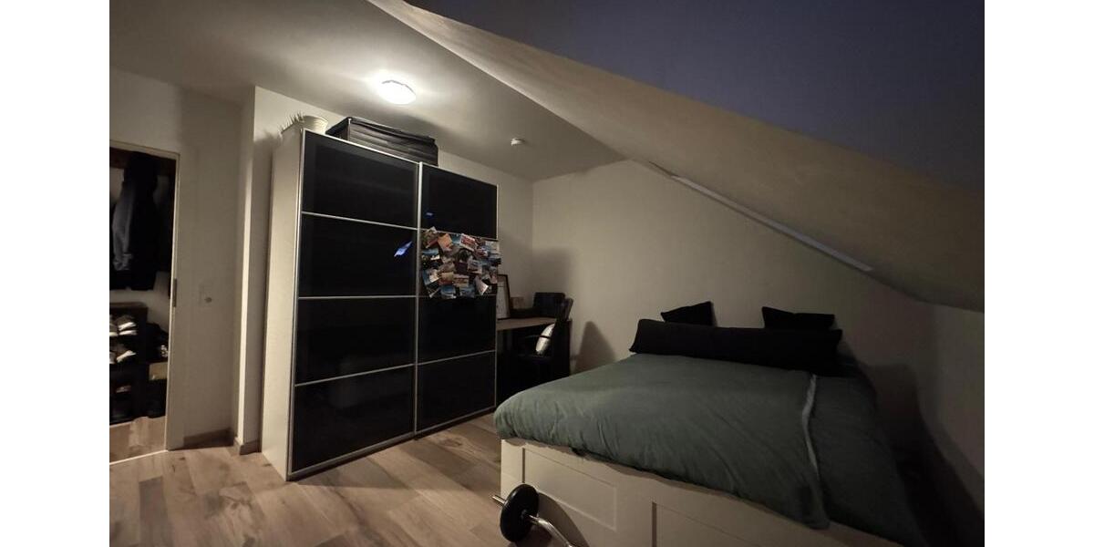 Möblierte Mietwohnung (4. Obergeschoss ohne Fahrstuhl) 2 zimmer