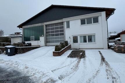 Gewerbehalle + 2 Wohnungen zimmer