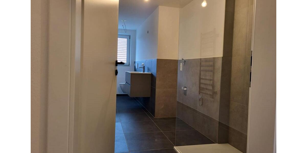 Erdgeschoßwohnung Neukirchen - 3 Zimmer, 106 m&sup2;, 980&euro; | Angebot:26496156