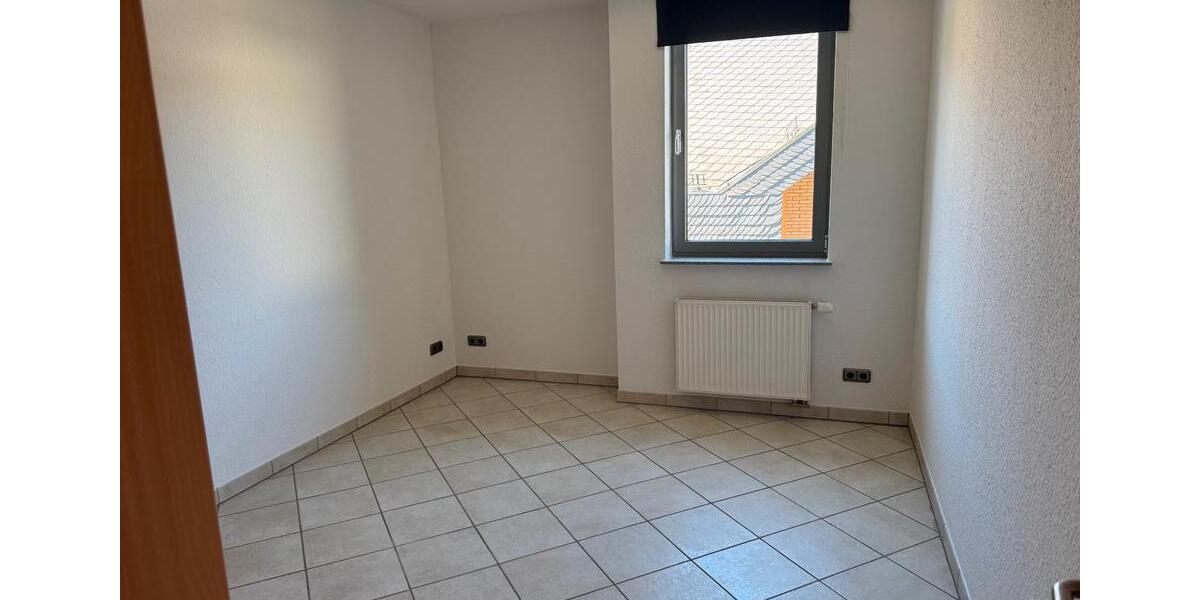 Etagenwohnung Netphen - 2 Zimmer, 76 m&sup2;, 700&euro; | Angebot:26323645