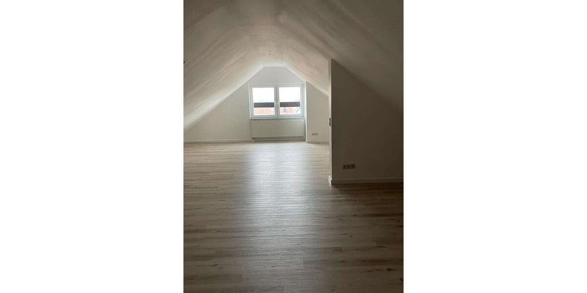 Dachgeschoßwohnung Tangerhütte - 4 Zimmer, 160 m&sup2;, 1.000&euro; | Angebot:26461435