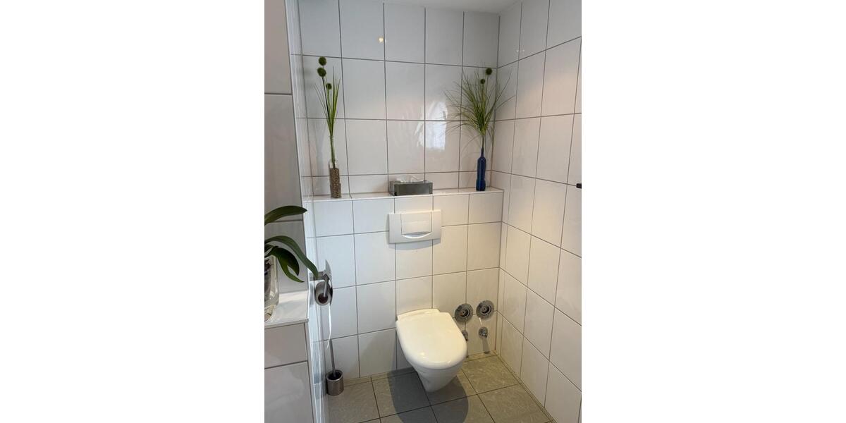 Erdgeschoßwohnung Leichlingen (Rheinland) - 2 Zimmer, 90 m&sup2;, 1.800&euro; | Angebot:24653747