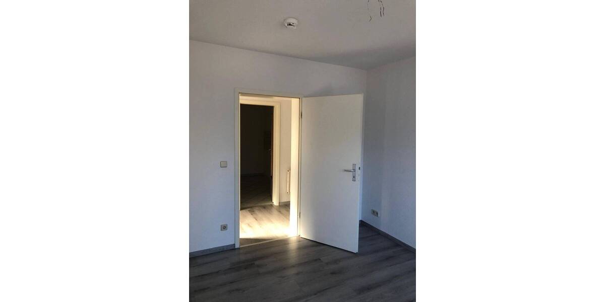 Etagenwohnung Sonneborn - 2 Zimmer, 66 m&sup2;, 400&euro; | Angebot:26388901