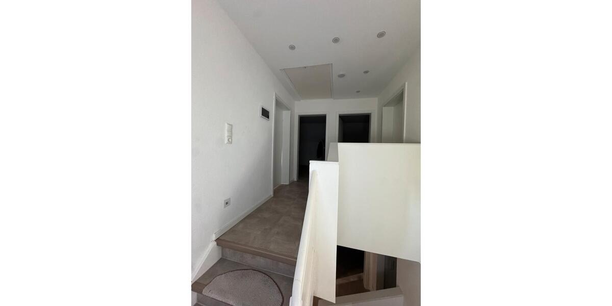 Wohnen auf Zeit Staufenberg - 4 Zimmer, 120 m&sup2;, 350&euro; | Angebot:25638958