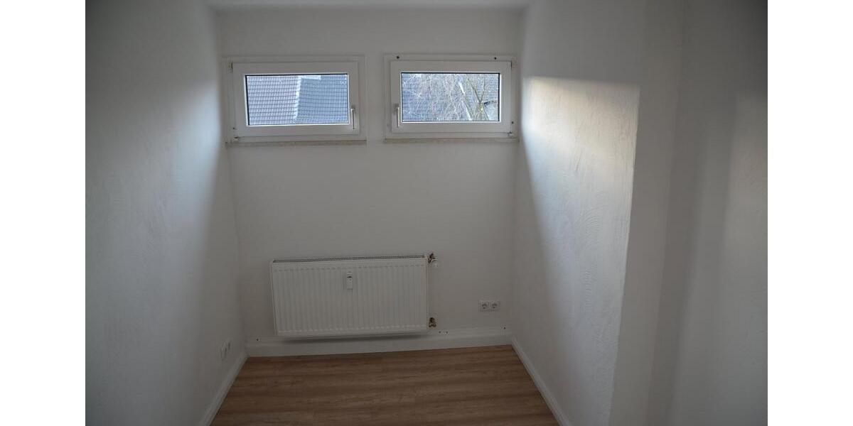 Dachgeschoßwohnung Essen Stadtbezirk III - 4 Zimmer, 58 m&sup2;, 580&euro; | Angebot:26494648