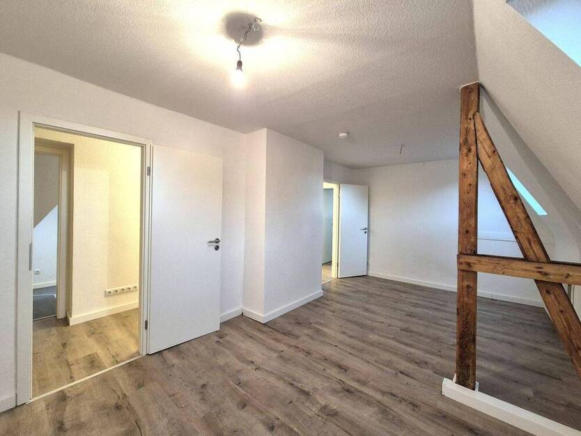 TOLLE UND GEMÜTLICHE Dachgeschoßwohnung!