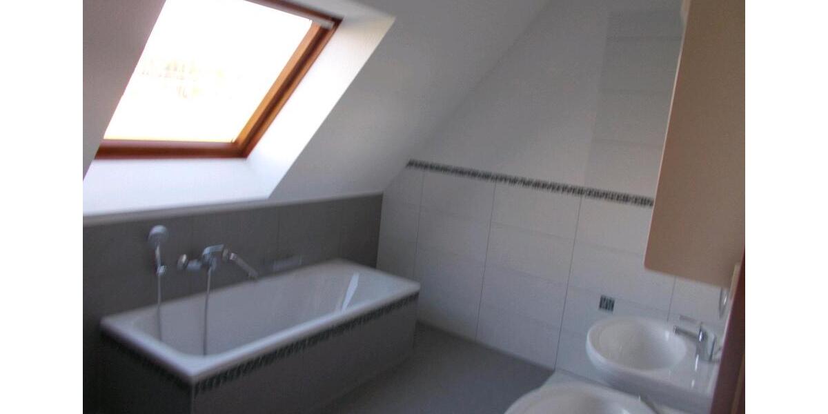 Dachgeschoßwohnung Bad Wurzach - 3 Zimmer, 75 m&sup2;, 700&euro; | Angebot:25852564