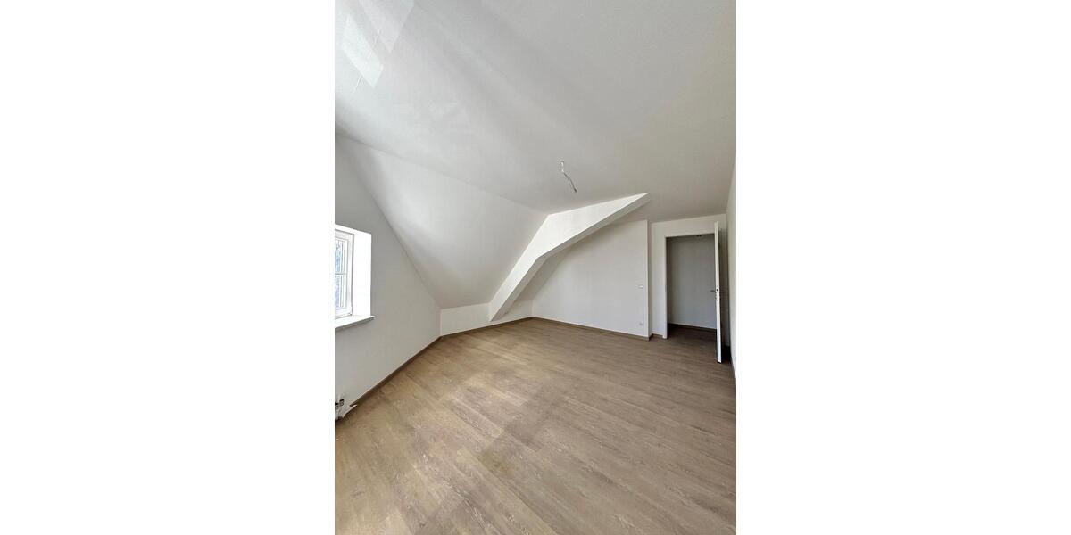 Dachgeschoßwohnung Thale - 3 Zimmer, 76 m&sup2;, 645&euro; | Angebot:25303644