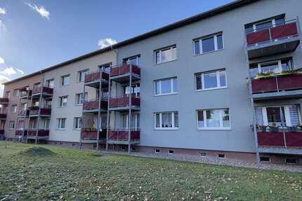 Wohnung Wettin Löbejün - 3 Zimmer, 65 m&sup2;, 280&euro; | Angebot:26481067