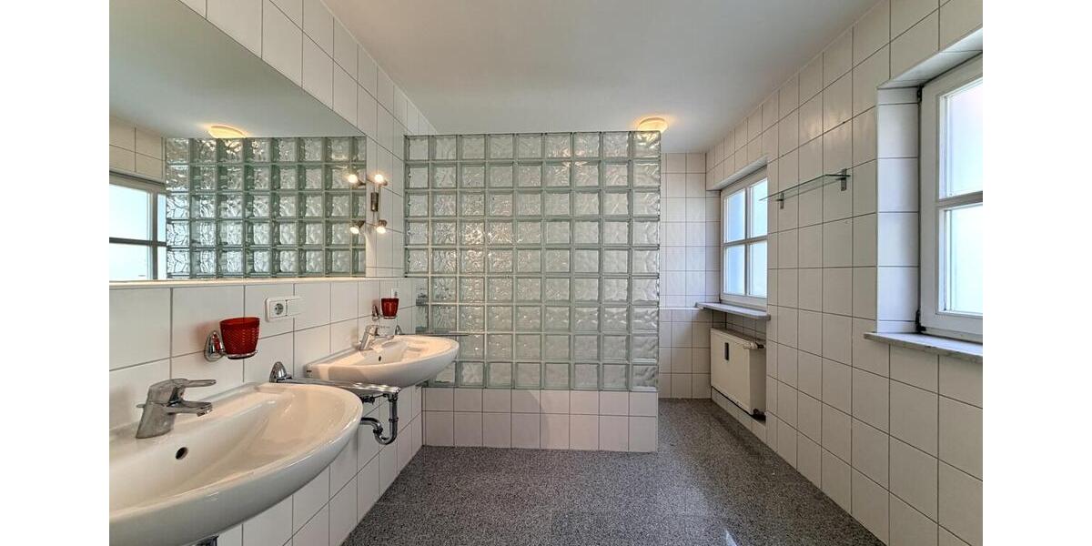 Etagenwohnung Bad Griesbach im Rottal - 5 Zimmer, 190 m&sup2;, 1.100&euro; | Angebot:26266948