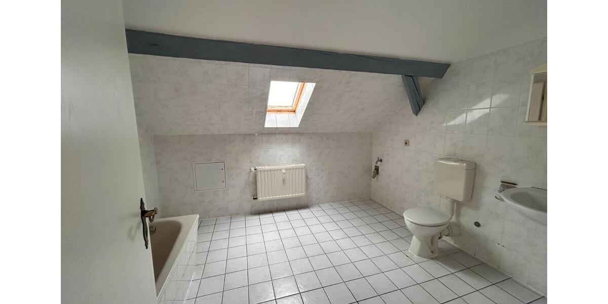 Dachgeschoßwohnung Aschersleben - 3 Zimmer, 60 m&sup2;, 300&euro; | Angebot:22906846